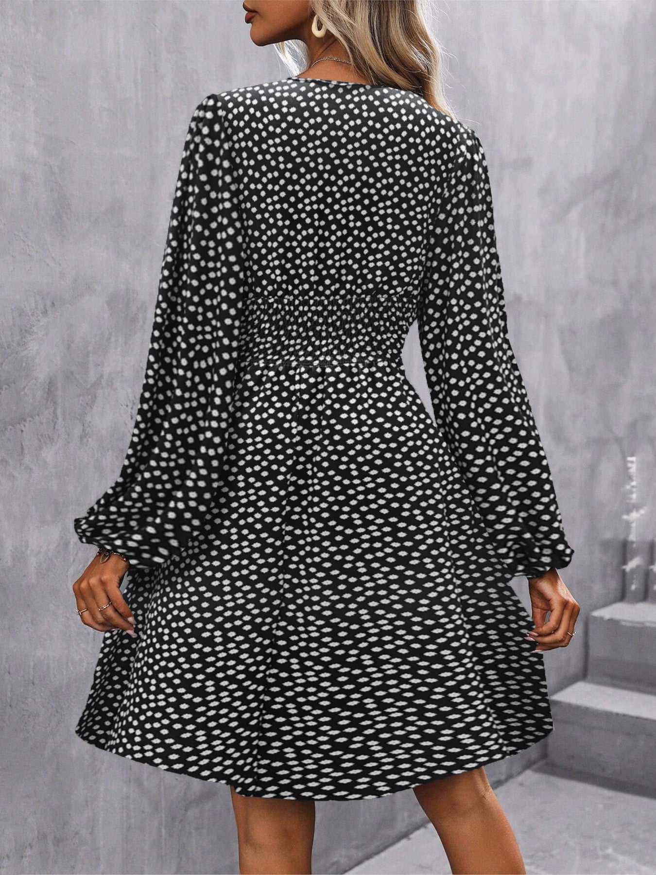 Floral Print V-Neck Long Sleeve Mini Dress