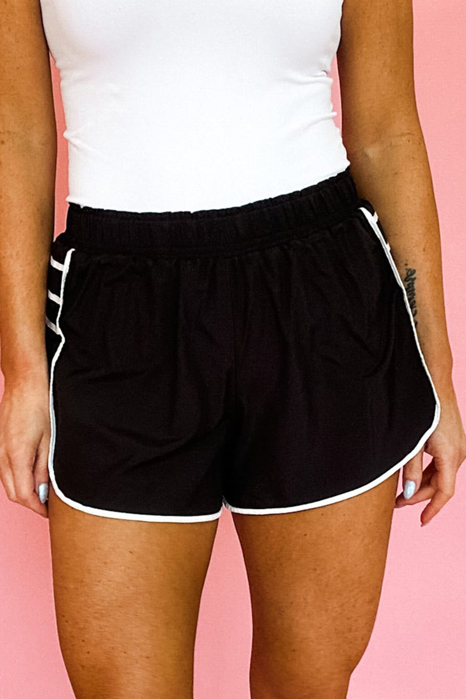 Contrast Trim Pleated Casual Active Shorts