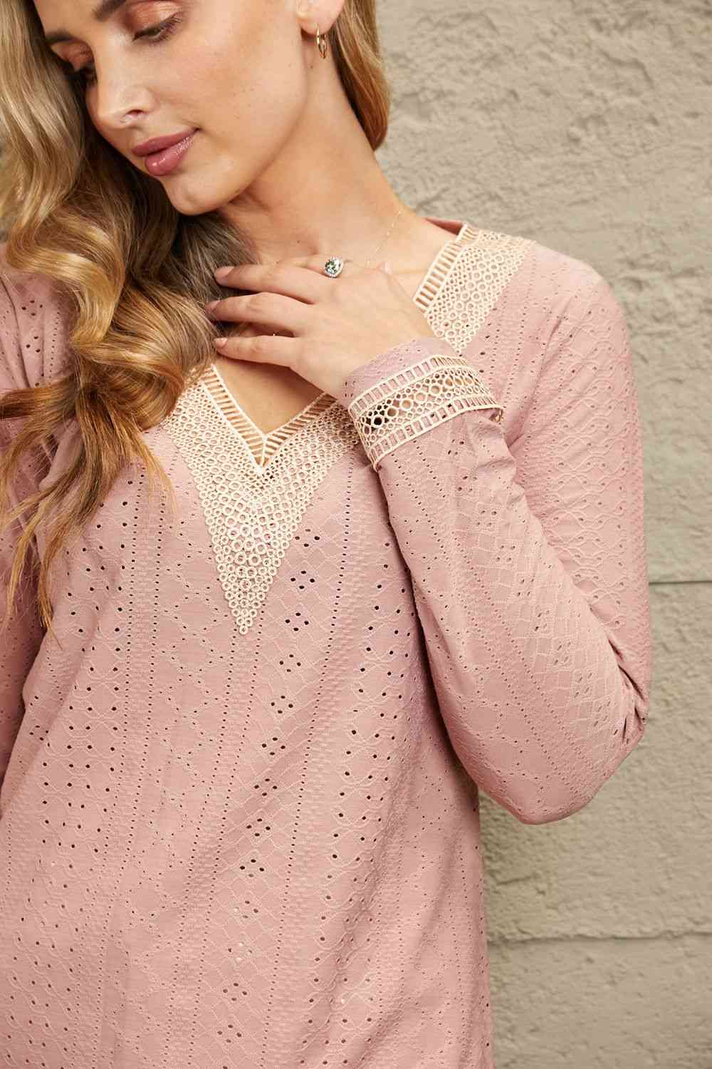 Contrast V-Neck Eyelet Long Sleeve Top