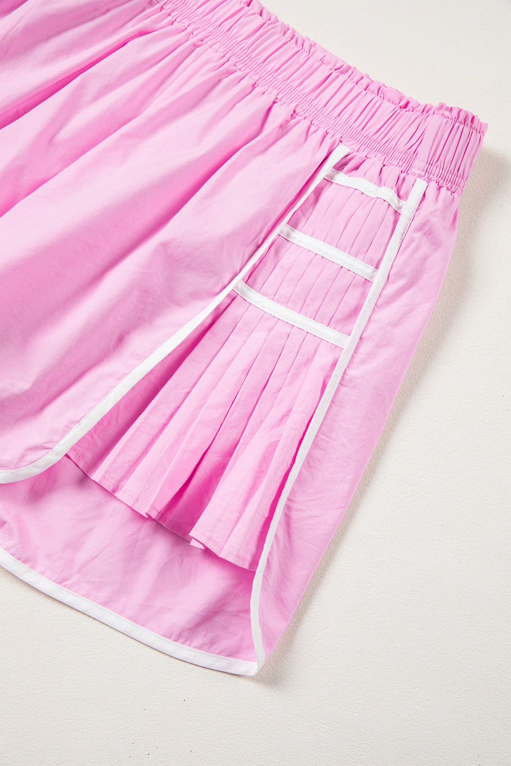 Contrast Trim Pleated Casual Active Shorts