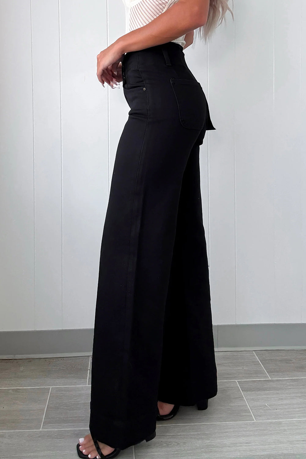 2-Button High Waist Flared Bottom Jeans
