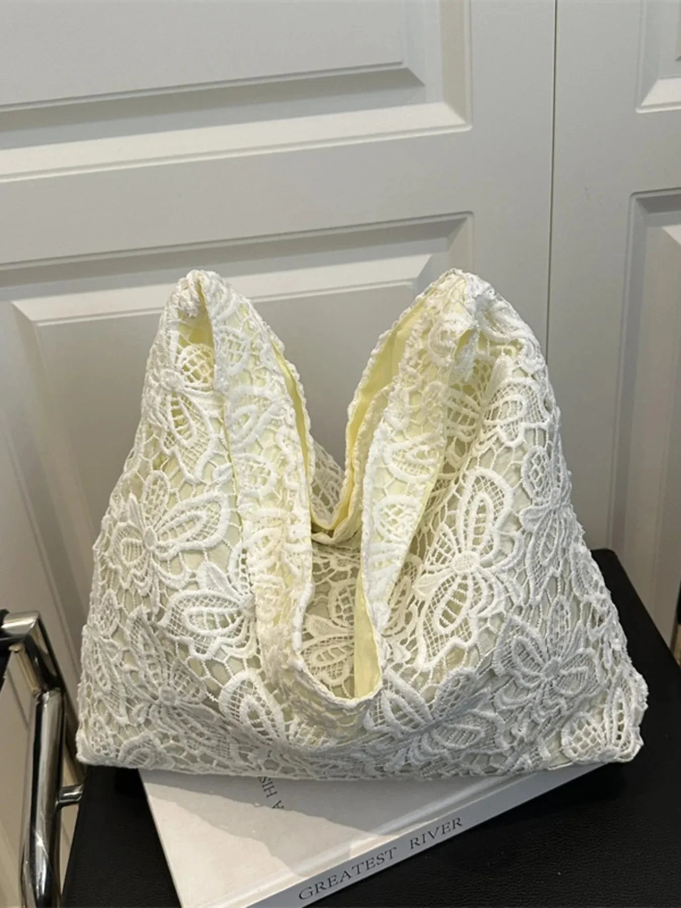 Lace Pattern Shoulder Bag