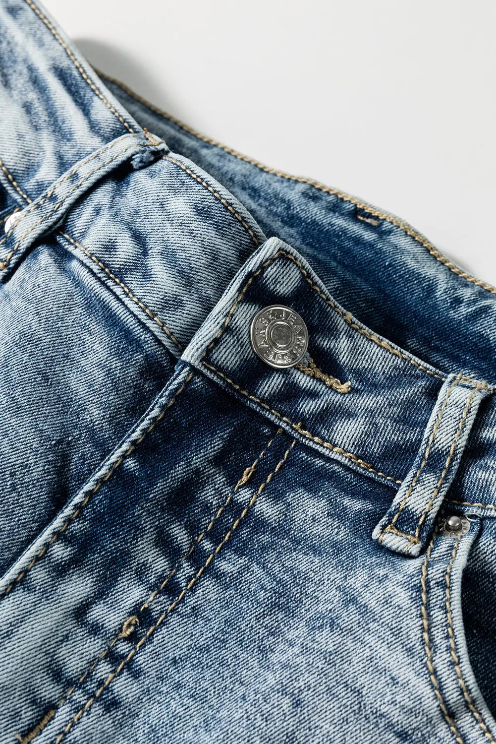 Myosotis High Rise Button Zip Washed Jeans