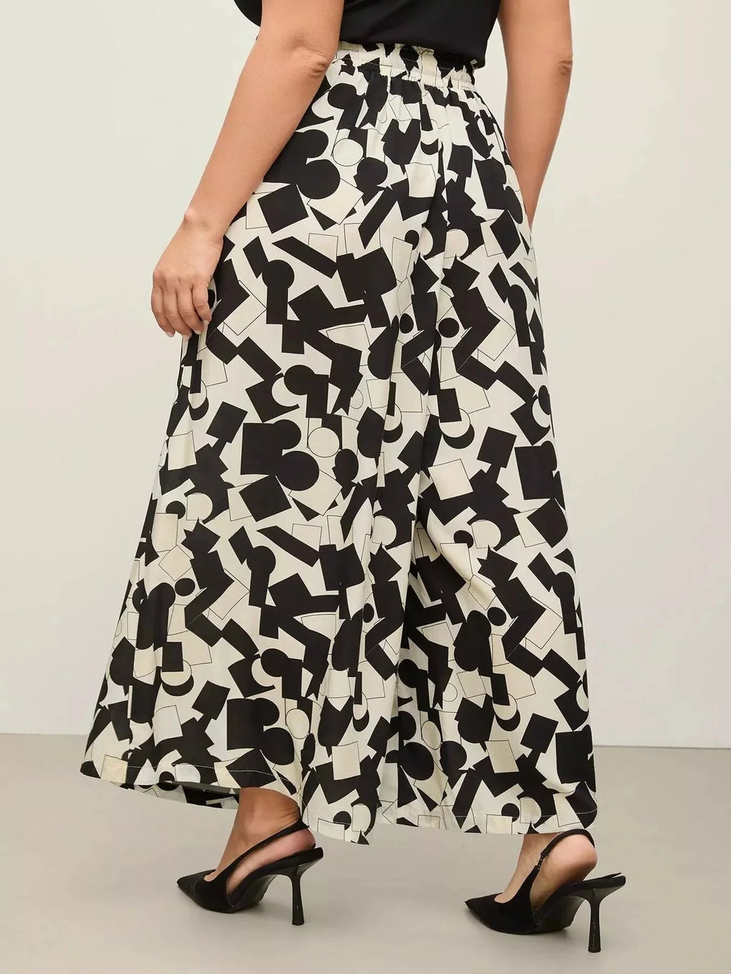 Plus Size Abstract Print Wide Leg Pants