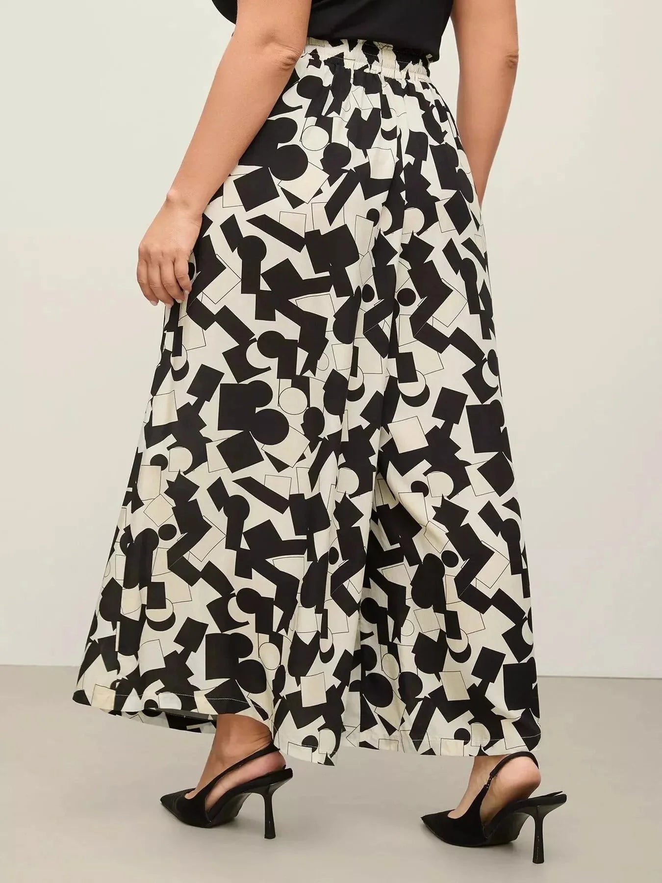 Plus Size Abstract Print Wide Leg Pants