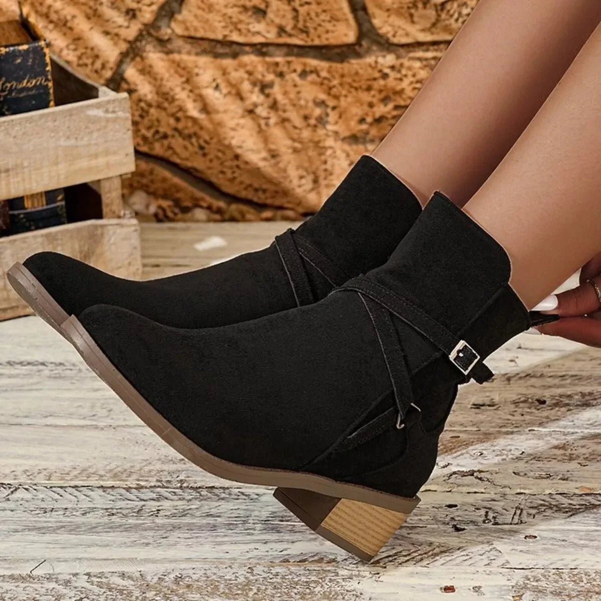 Side Zip Block Heels Boots