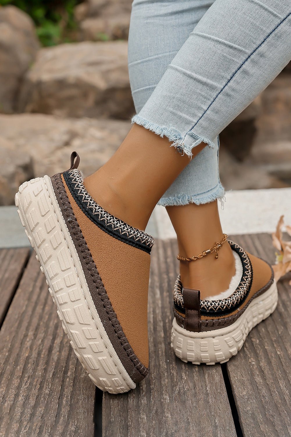 White Contrast Stitch Detail Plush Winter Clog Slippers